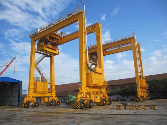 पोर्ट के लिए Q235B डबल बीम कंटेनर गैन्ट्री क्रेन हैवी ड्यूटी 60 टन