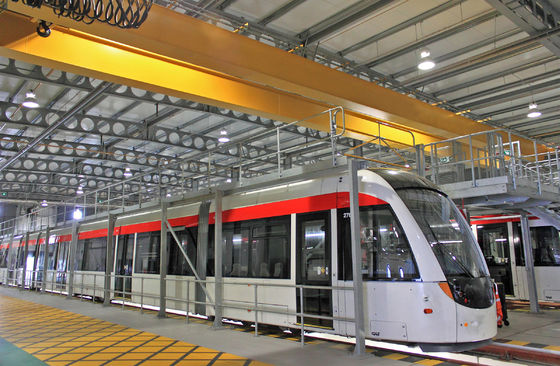 रिमोट कंट्रोल Q235B डबल गर्डर ओवरहेड क्रेन 7.5-35m स्पैन