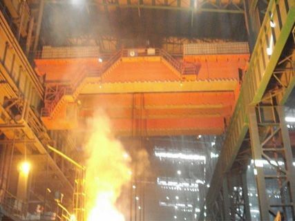 पीएलसी कंट्रोल ए6 ~ ए8 ड्यूटी स्टील प्लांट क्रेन 20 टन रिडंडेंसी डिजाइन