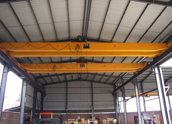 रिमोट कंट्रोल Q235B डबल गर्डर ओवरहेड क्रेन 7.5-35m स्पैन