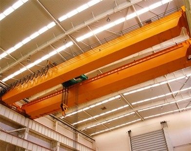 रिमोट कंट्रोल Q235B डबल गर्डर ओवरहेड क्रेन 7.5-35m स्पैन
